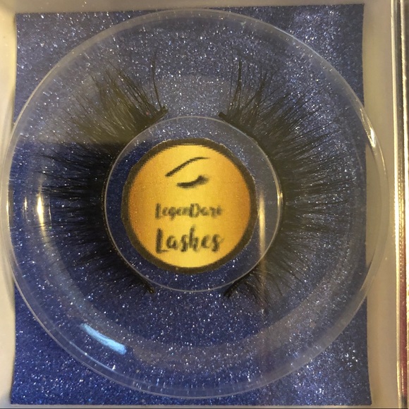 “JANE” Lashes - Picture 3 of 5